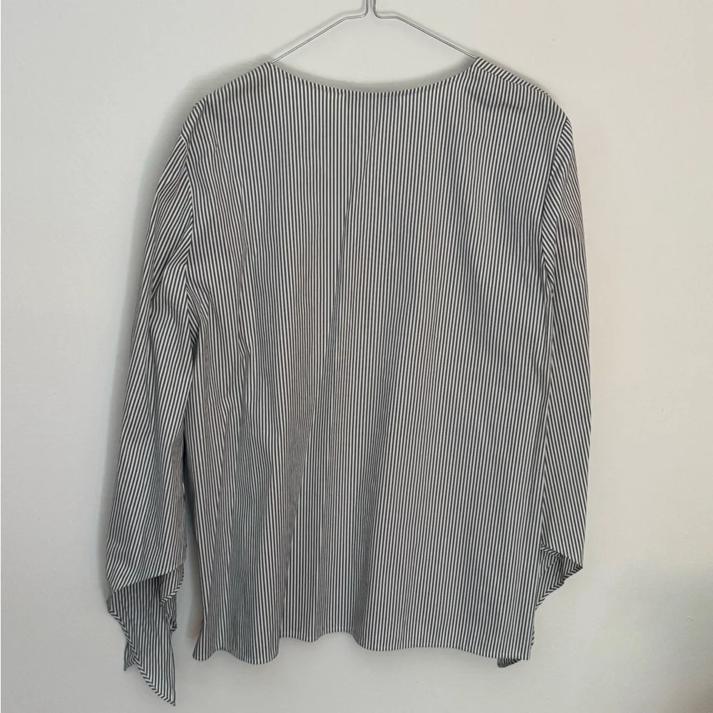 Lafayette 148 New York Grey and White Striped Casual Shirt Size L - Picture 2 of 4